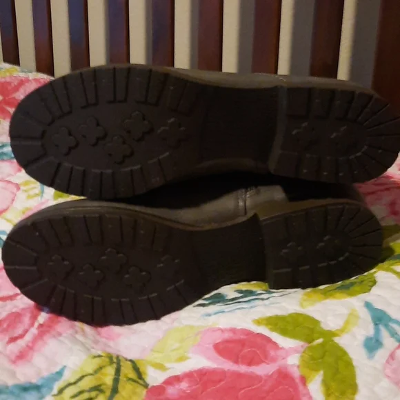 Just Fab Brystol Boots - Picture 2 of 4